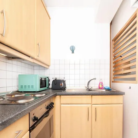Grand Rue - Sleeps 5 *