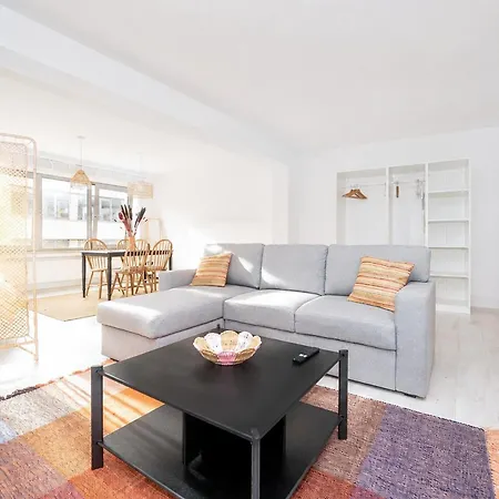 Grand Rue - Sleeps 5
